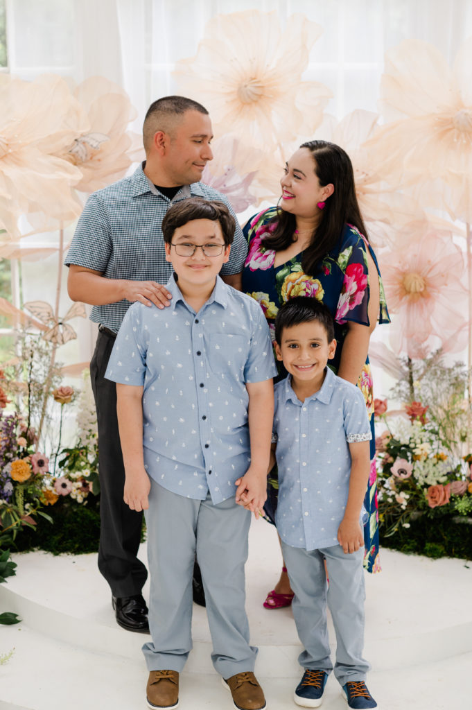 The whole family at The Mother's Day Session